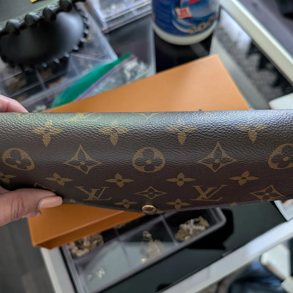 Louis Vuitton Brown Monogram Clutch - Picture 4 of 12